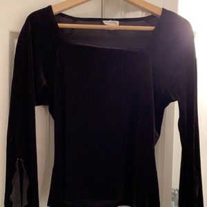 Vintage Black Velvet Blouse with 70s sleeves